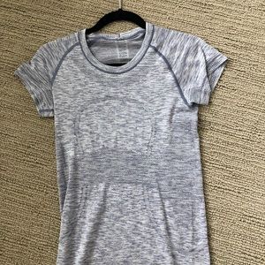 Lululemon size 6 short sleeve shirt!!